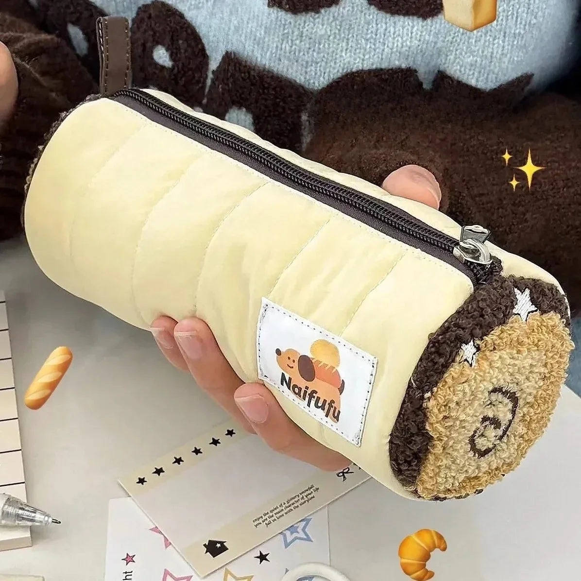 Trousse Kawaii Cylindrique – Grande Capacité en Tissu Doux Rose Pastel