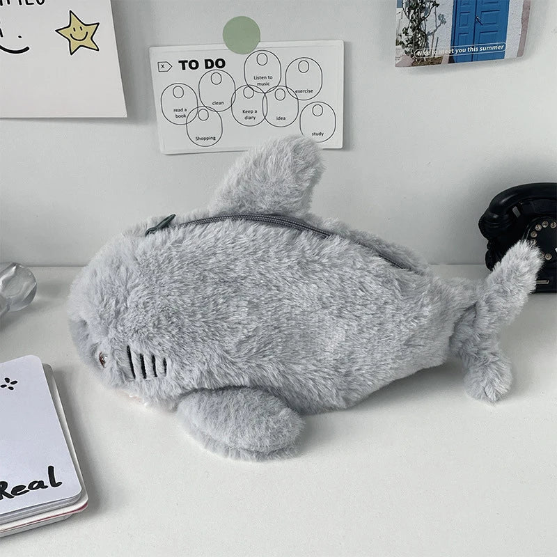 Trousse Kawaii Requin – Peluche Océan Douce & Grande Capacité