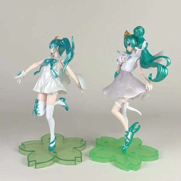 Poupées HATSUNE MIKU