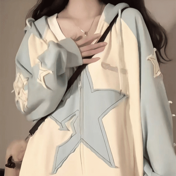 Sweat à Capuche Étoiles Tendance Printemps : Confort Chic et Look Décontracté Incontournable !