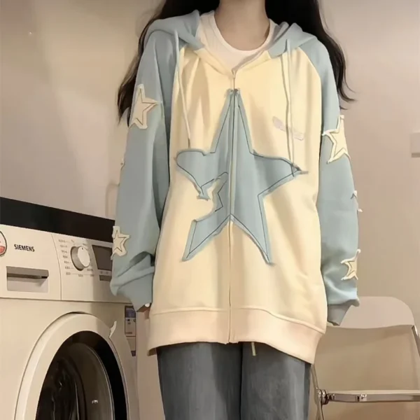 Sweat à Capuche Étoiles Tendance Printemps : Confort Chic et Look Décontracté Incontournable !