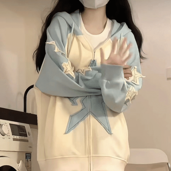 Sweat à Capuche Étoiles Tendance Printemps : Confort Chic et Look Décontracté Incontournable !