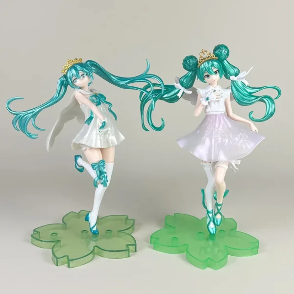 Poupées HATSUNE MIKU