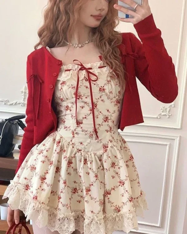 Ensemble Romantique : Robe Florale Douce & Cardigan Rouge Tendance - Votre Look Prairie Chic Rêvé !
