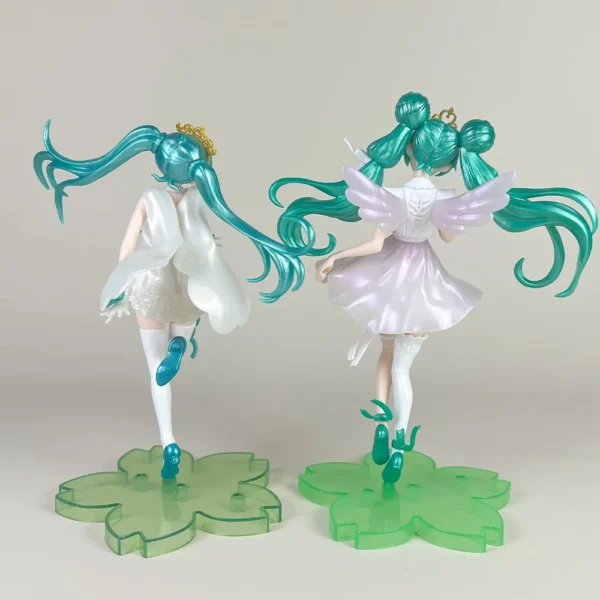 Poupées HATSUNE MIKU